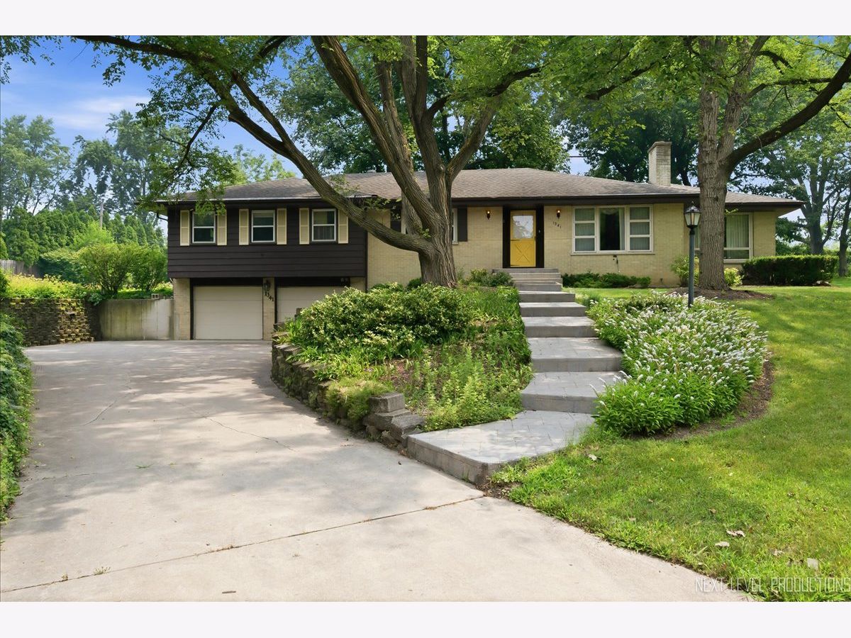  For Sale Batavia Illinois, 1341 Meadowrue Lane