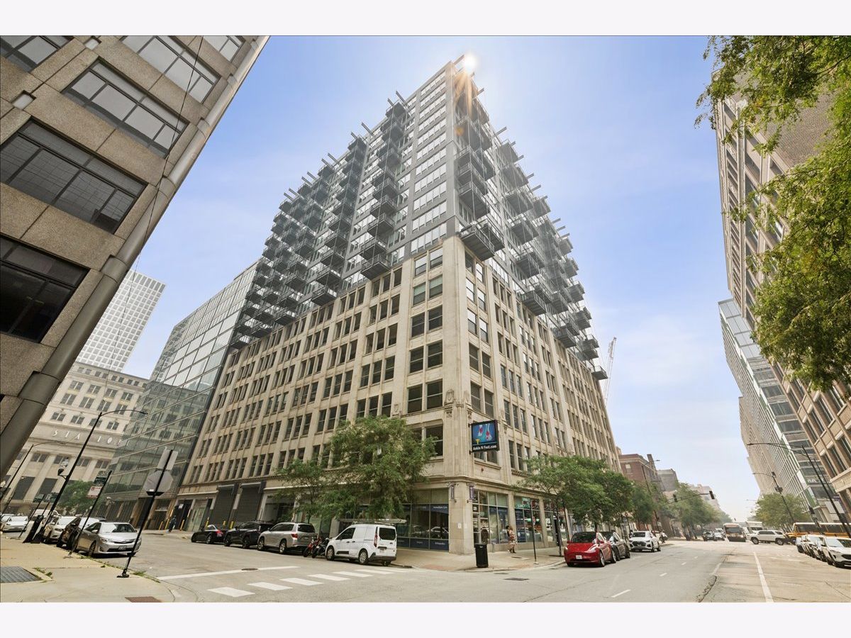  For Sale Chicago Illinois, 565 Quincy Street
