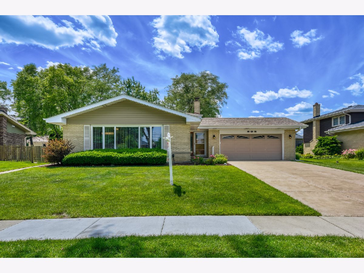 Homes & Condos & Townhomes For Sale Lancer Park Schaumburg Illinois, 532 Summit Drive