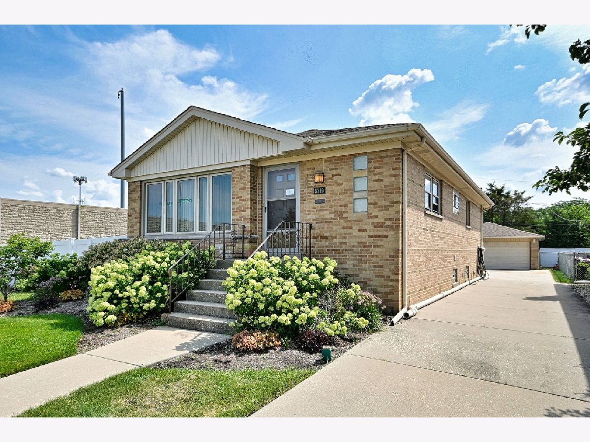  For Sale Chicago Illinois, 5719 Orange Avenue