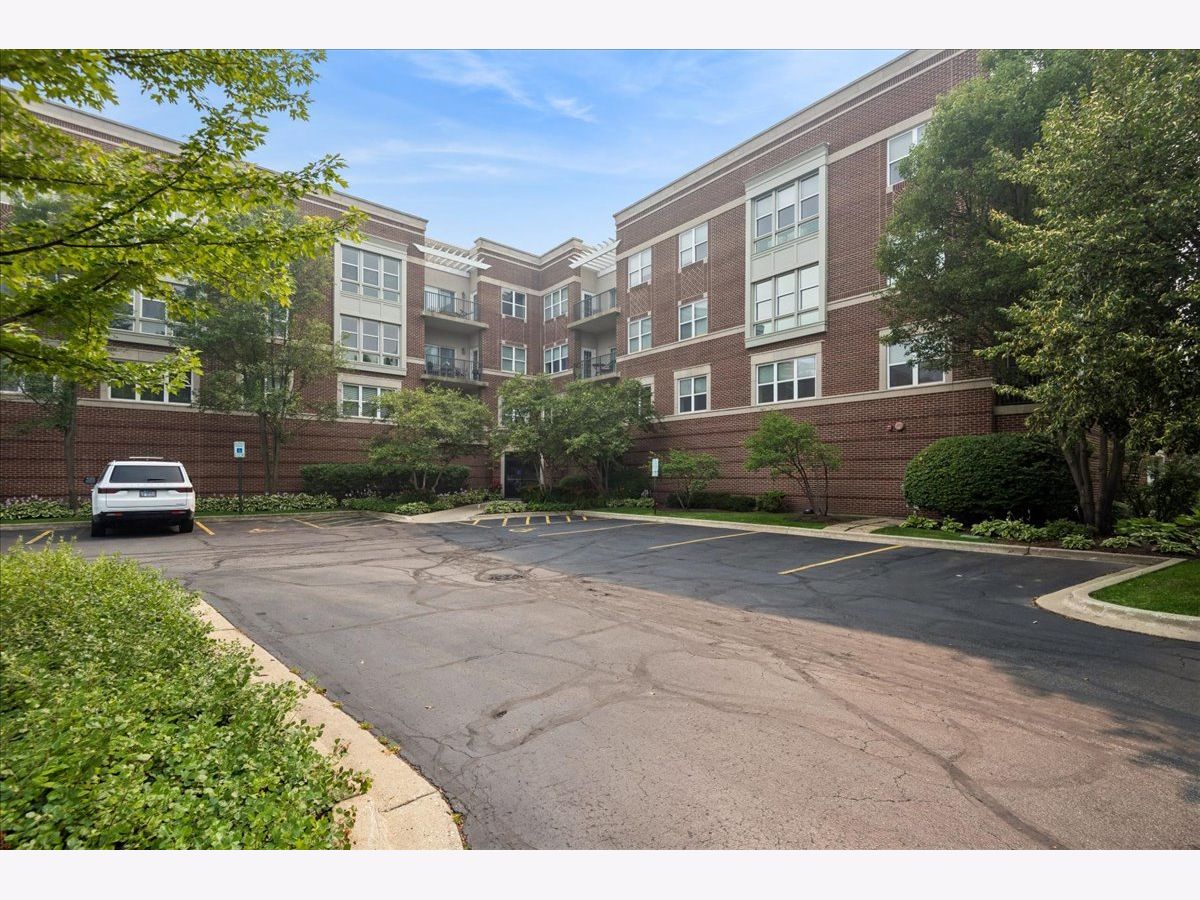  For Rent Libertyville Illinois, 300 Church