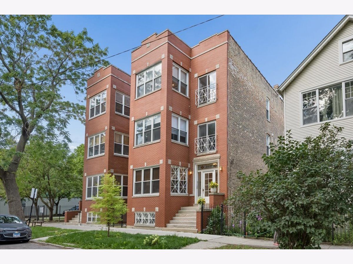  For Sale Chicago Illinois, 2236 Maplewood Avenue