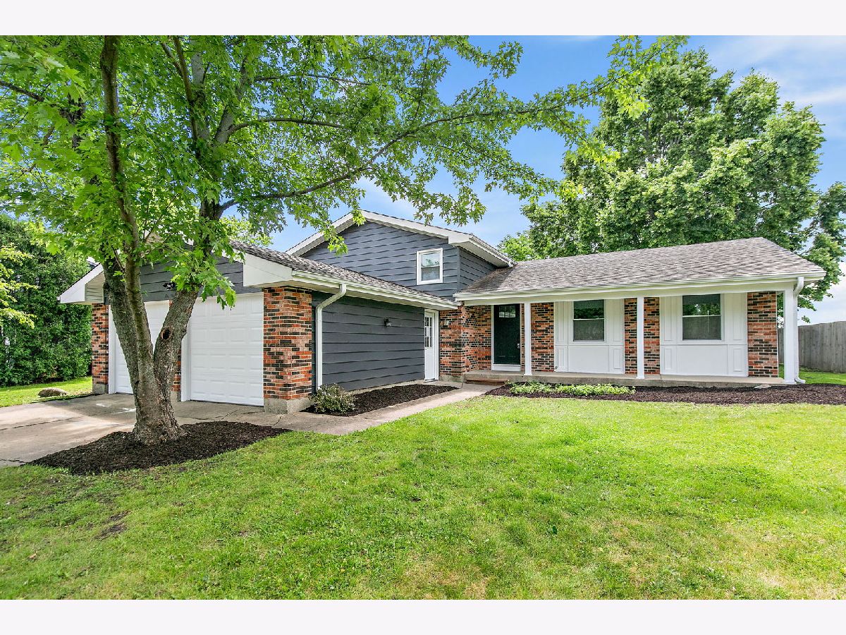  For Sale Crystal Lake Illinois, 619 Dartmoor Drive