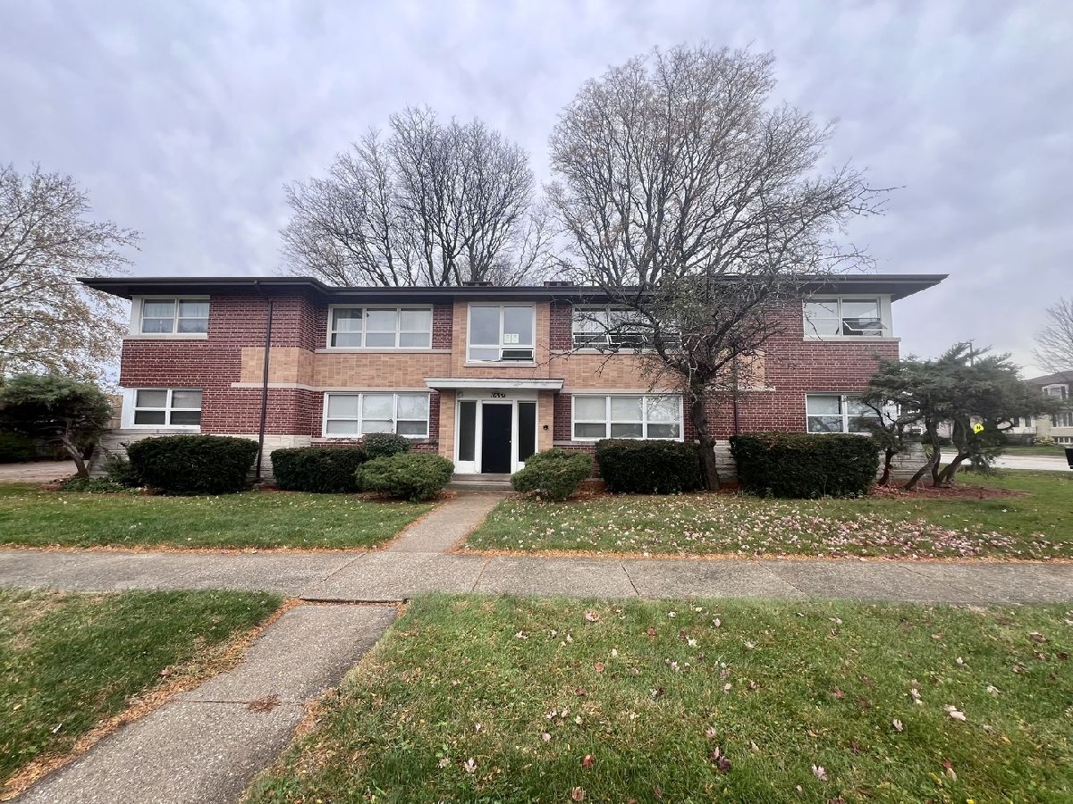  For Rent Westchester Illinois, 10351 Chaucer