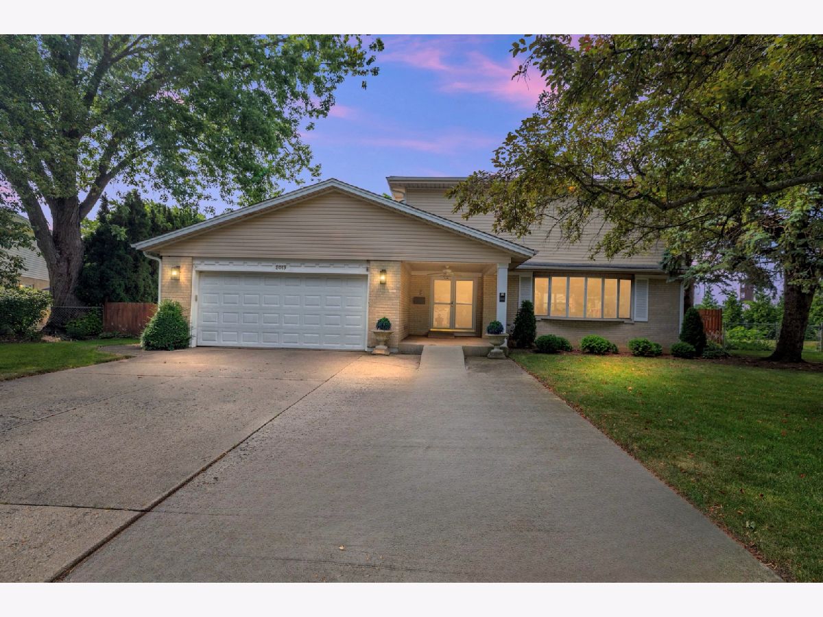 Homes For Sale Arlington Terrace Arlington Heights Illinois, 2019 Avon Lane