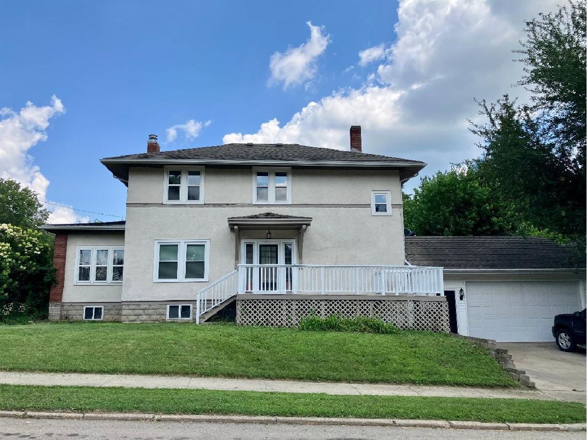  For Sale Dixon Illinois, 404 Mckenney Street