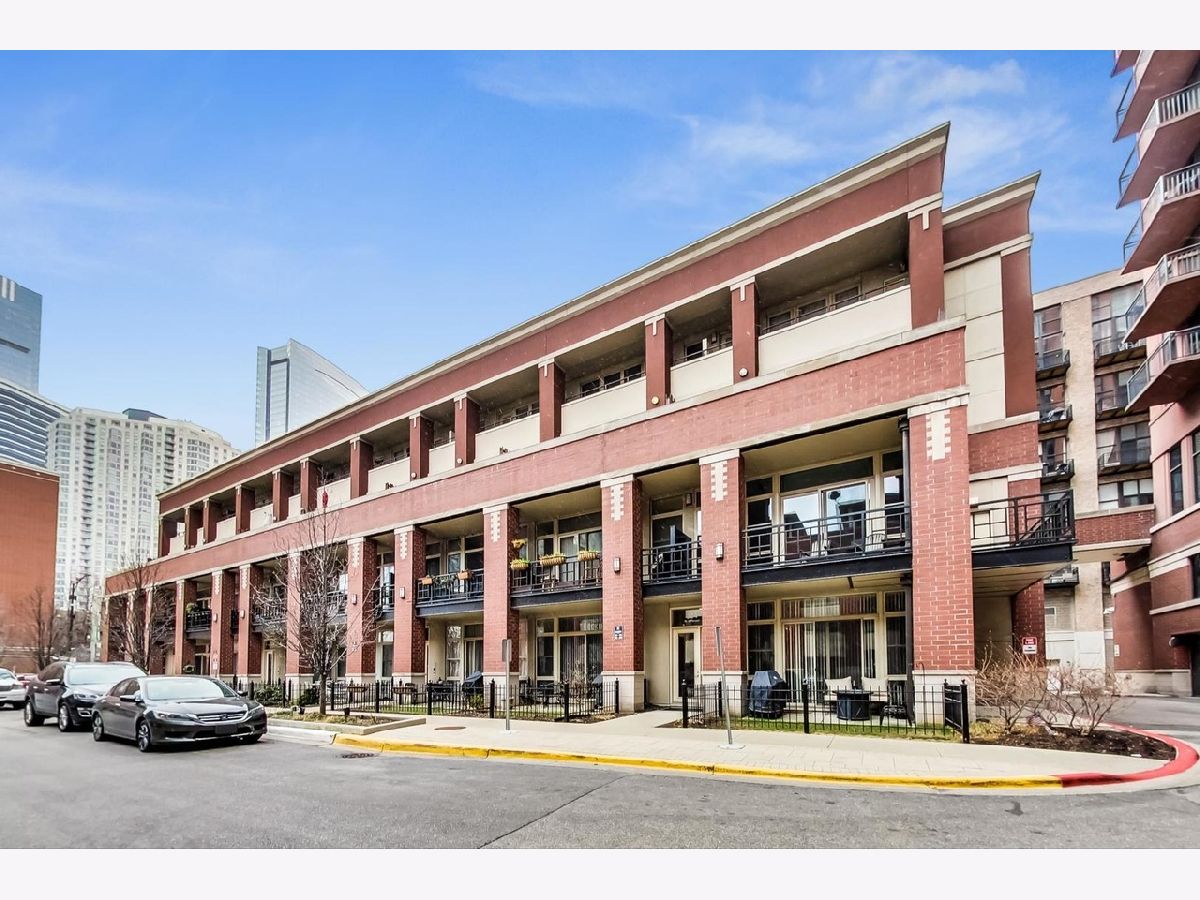 Condominiums For Rent Kinzie Station Chicago Illinois, 324 Jefferson