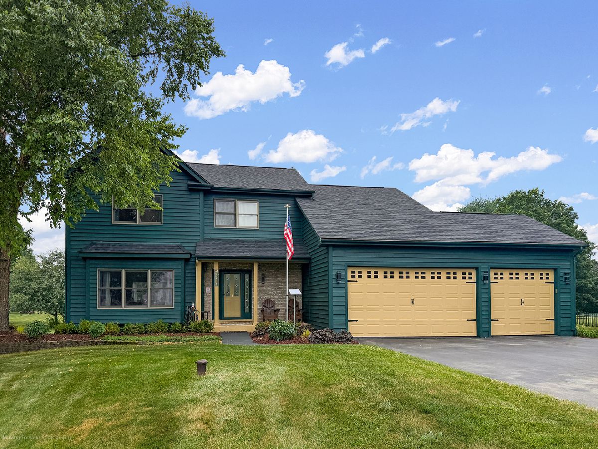  For Sale Spring Grove Illinois, 2313 Hidden Trail
