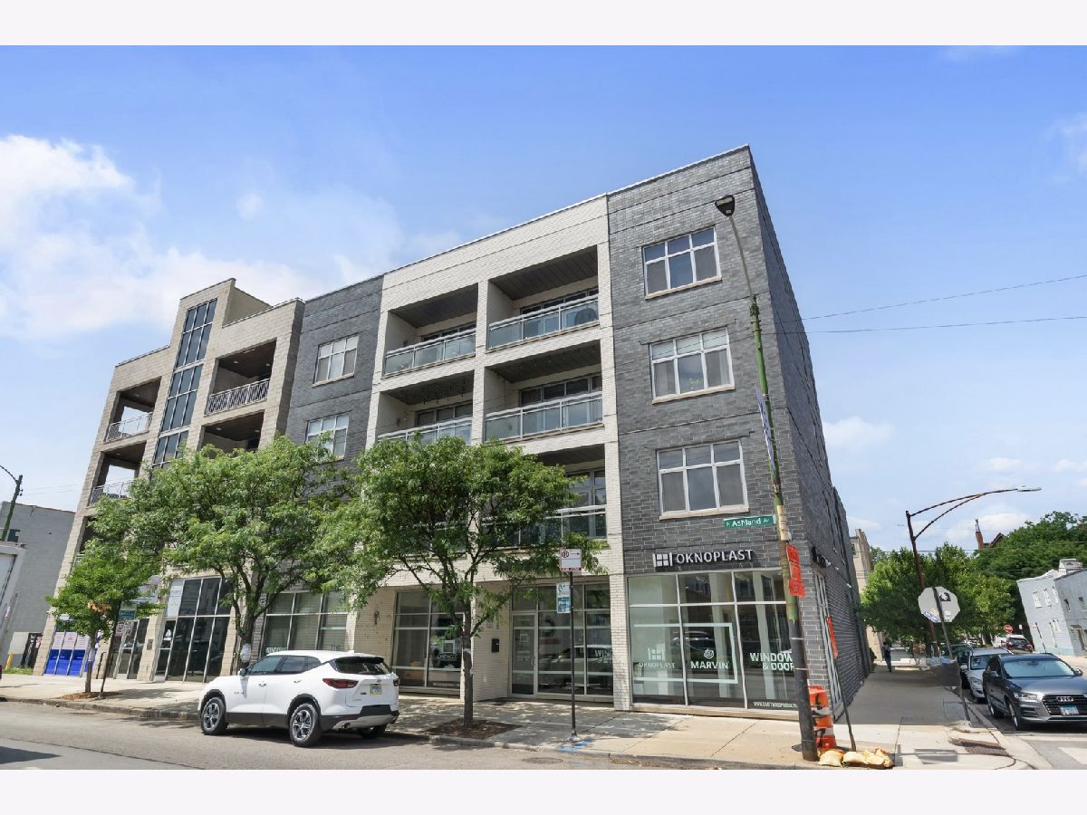  For Sale Chicago Illinois, 1601 Pearson Street