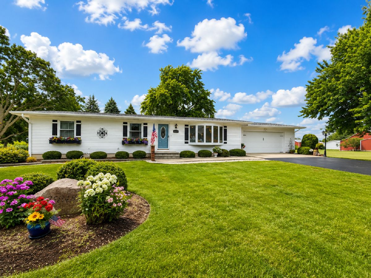  For Sale Sycamore Illinois, 14121 Barber Greene Road