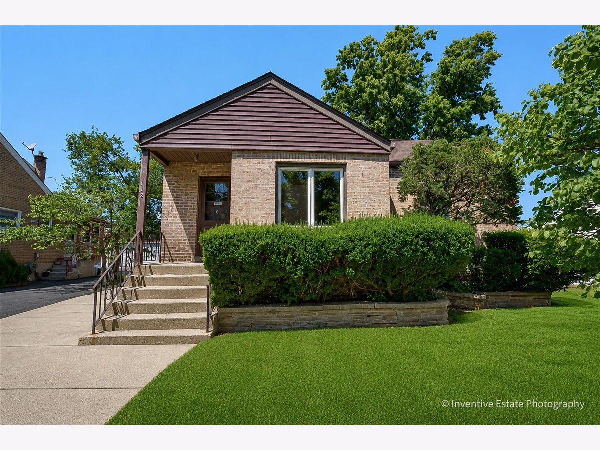  For Sale Northlake Illinois, 112 West Drive