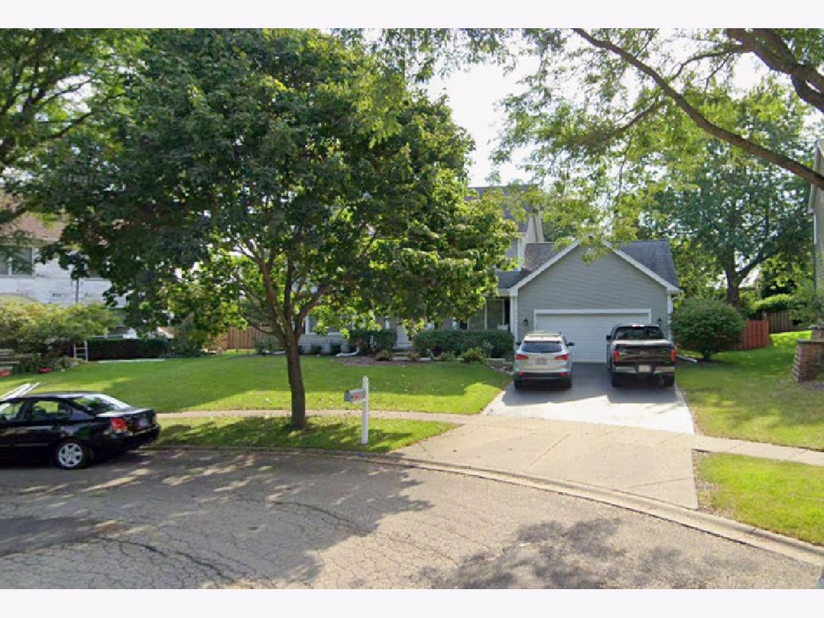  For Sale West Dundee Illinois, 2039 Spaulding Court