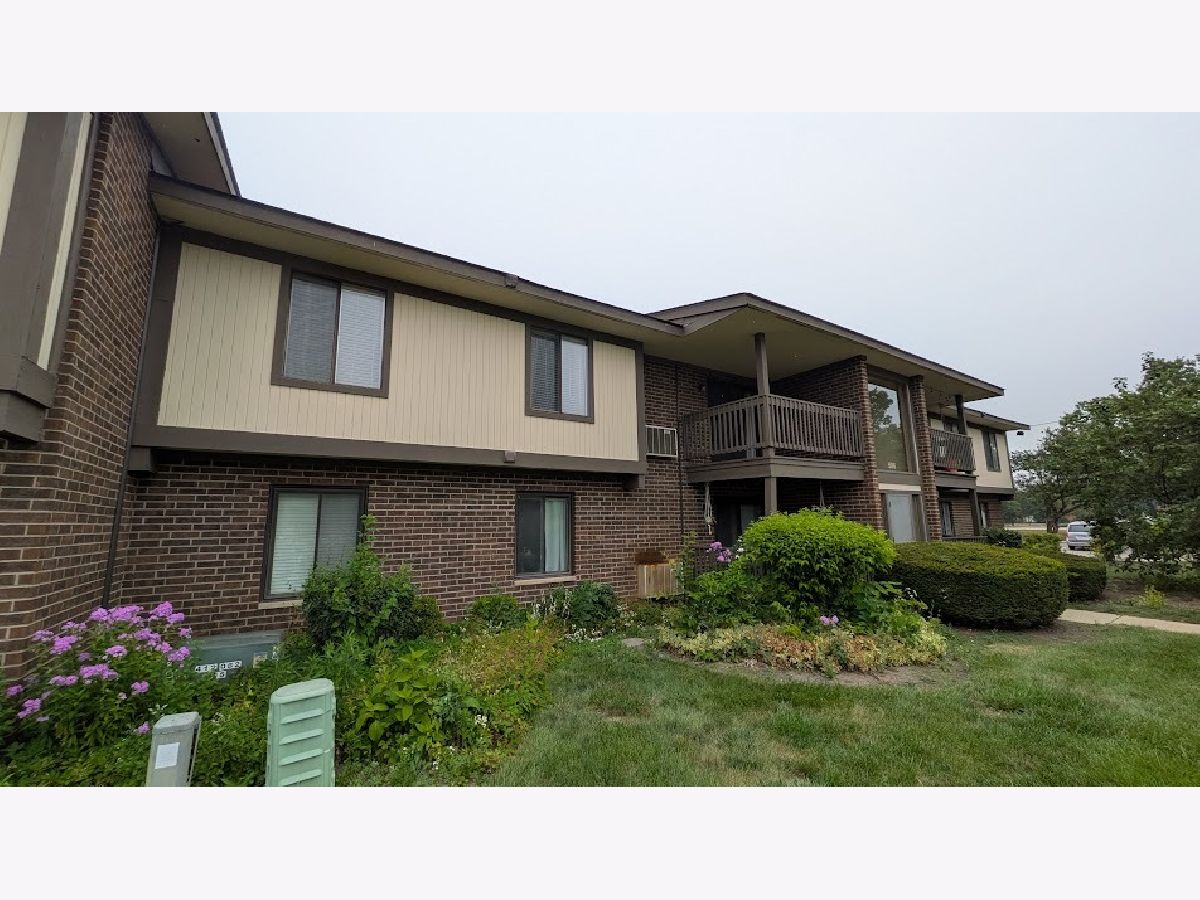 For Sale Crystal Lake Illinois, 596 Somerset Lane