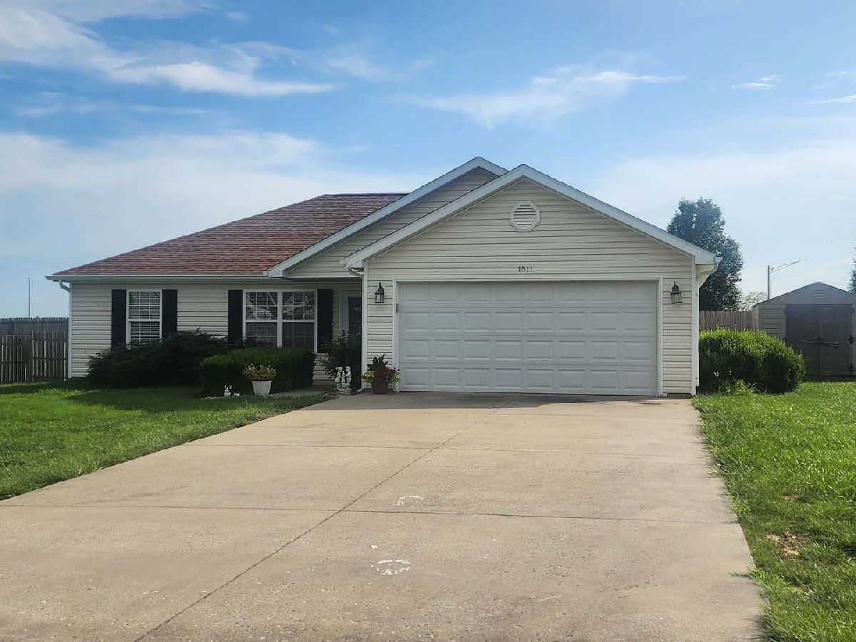  For Sale Carterville Illinois, 1511 Hawkeye Court