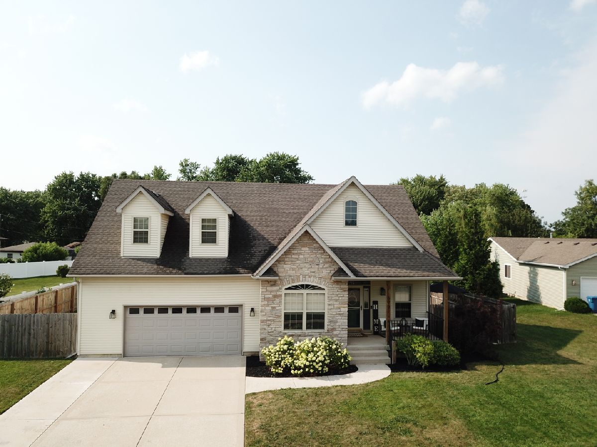  For Sale Morris Illinois, 672 Country Squire Court