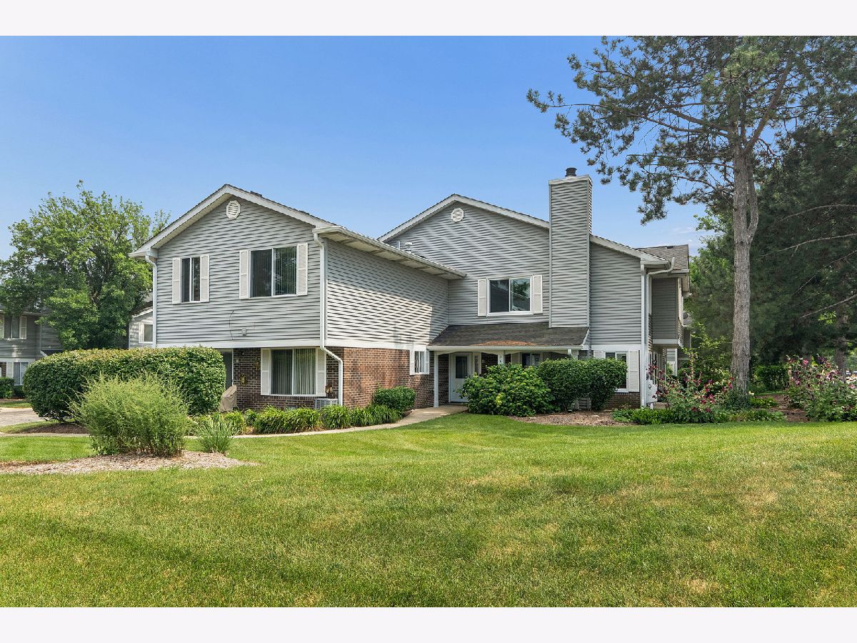  For Sale Woodridge Illinois, 7605 Bristol Court