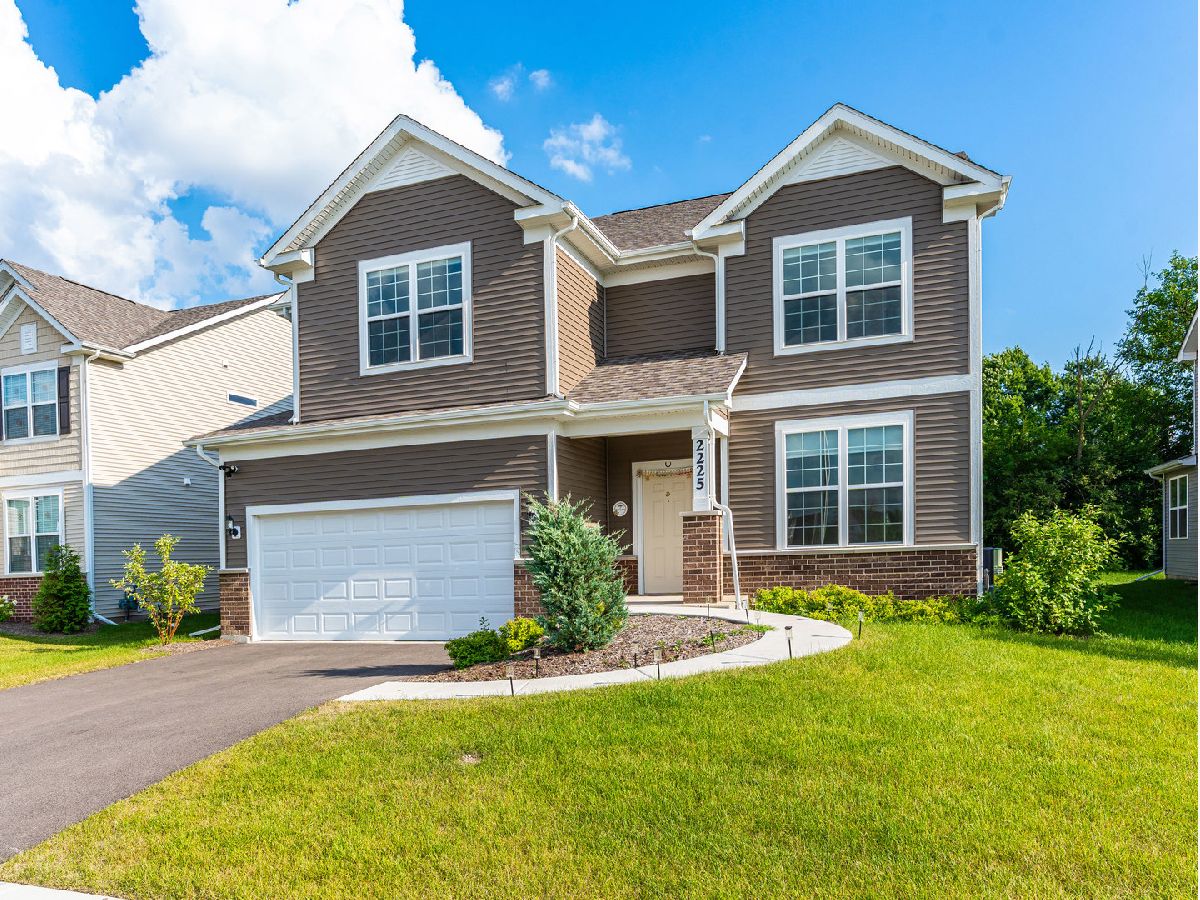  For Sale Bolingbrook Illinois, 2225 Bent Grass Way
