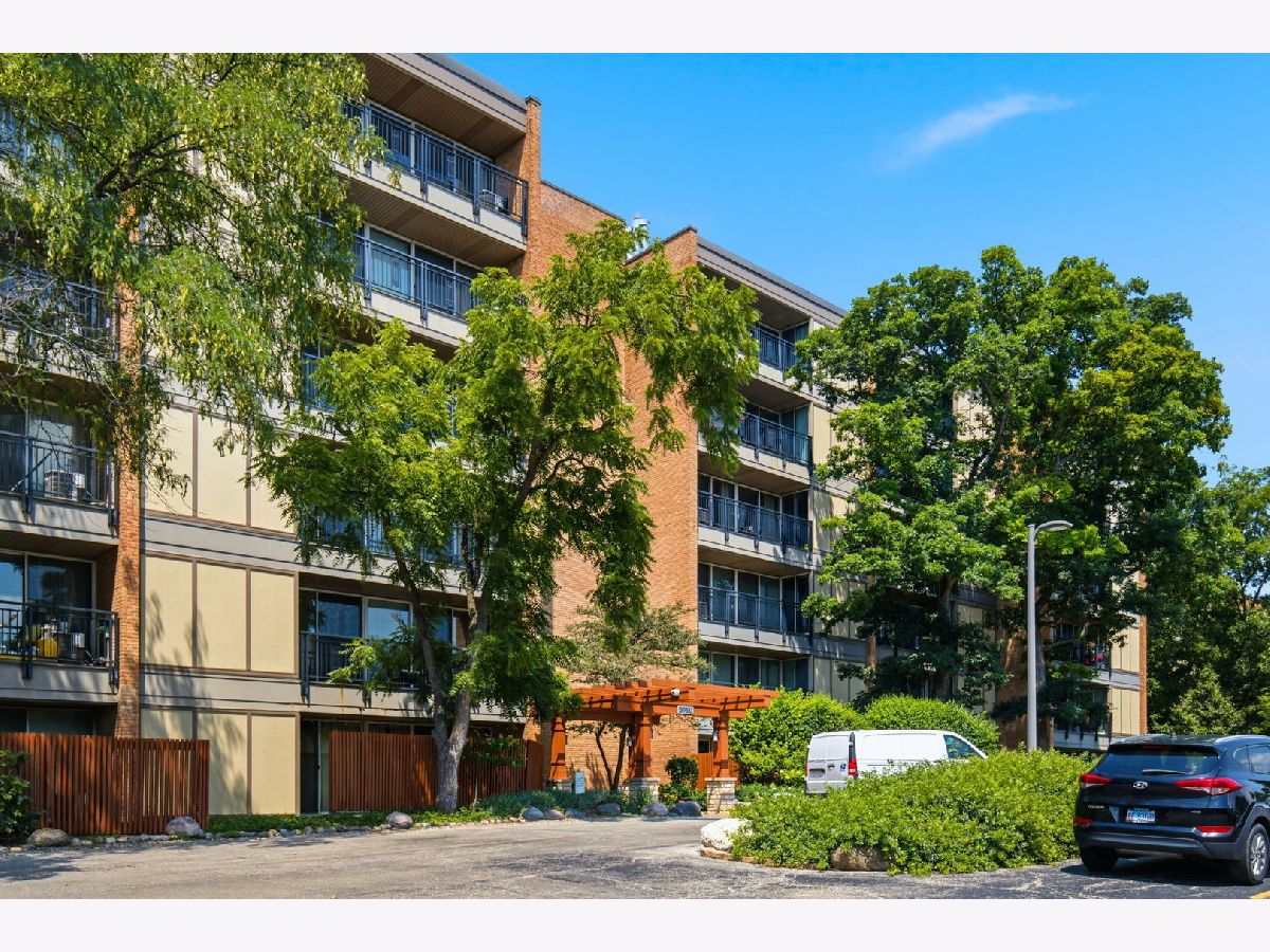 Condos & Townhomes For Rent Four Lakes Lisle Illinois, 5950 Oakwood
