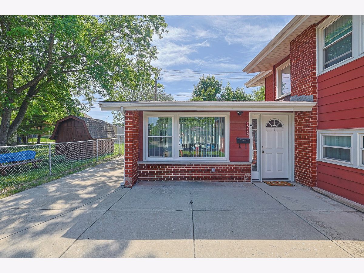 Homes & Condos & Townhomes For Sale Beverly Park Broadview Illinois, 3046 24th Avenue