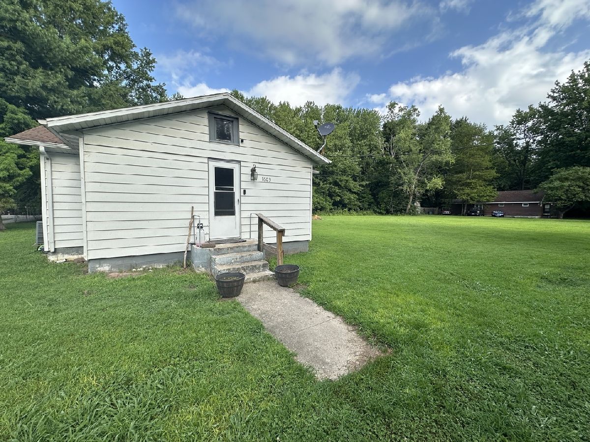  For Sale West Frankfort Illinois, 1603 West Road