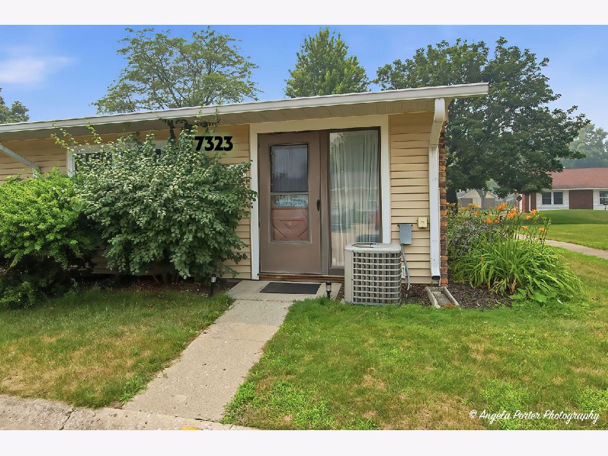  For Sale Fox Lake Illinois, 7323 Chevy Chase Court