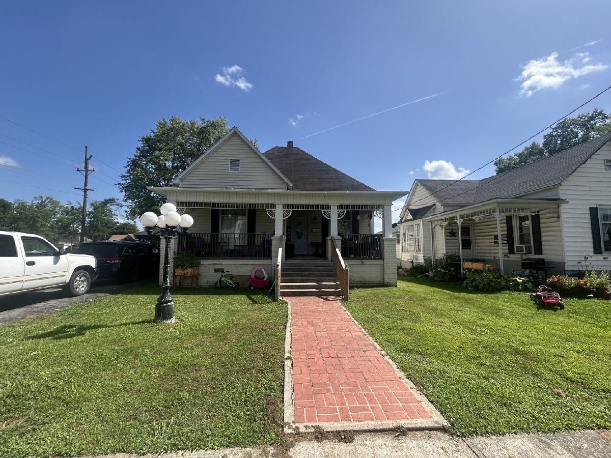  For Sale Harrisburg Illinois, 107 Lincoln Street
