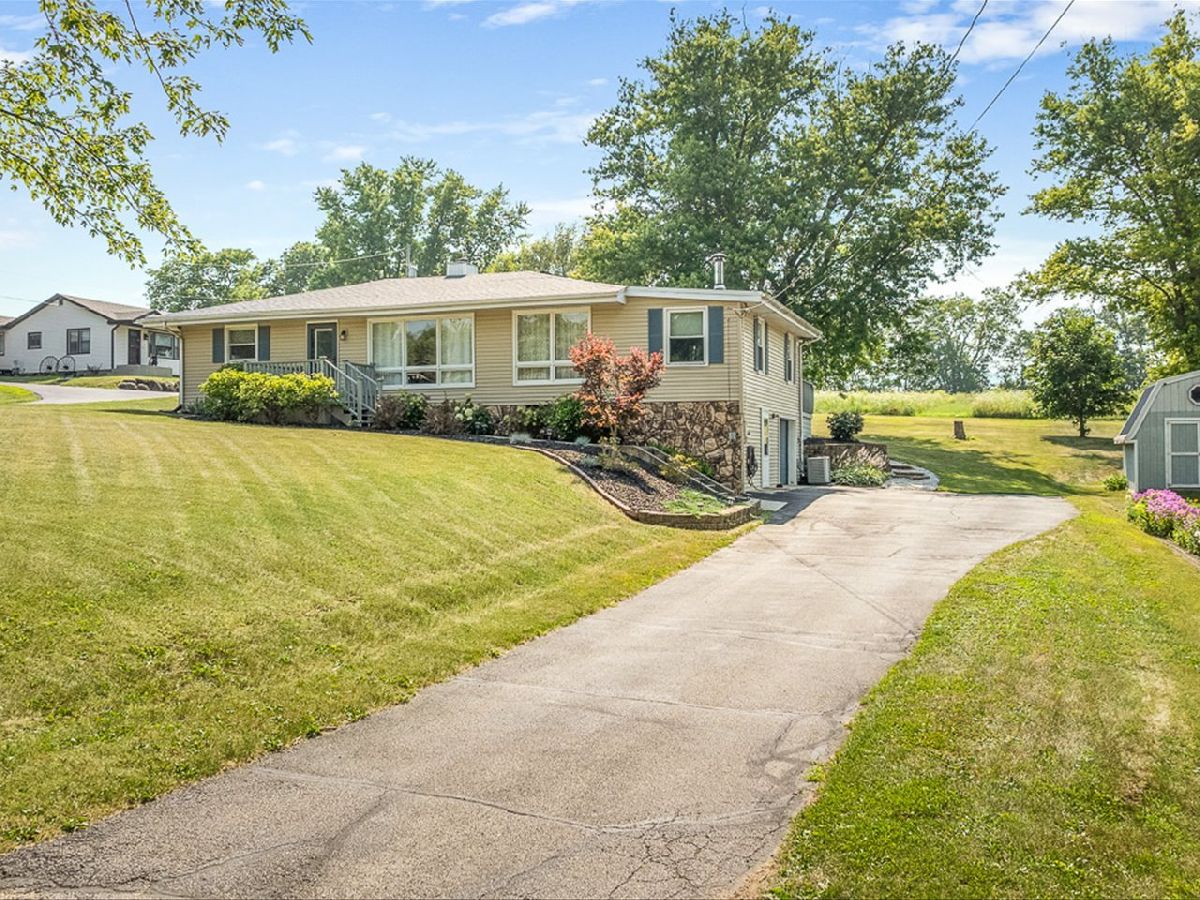  For Sale Pecatonica Illinois, 3680 Grove Road