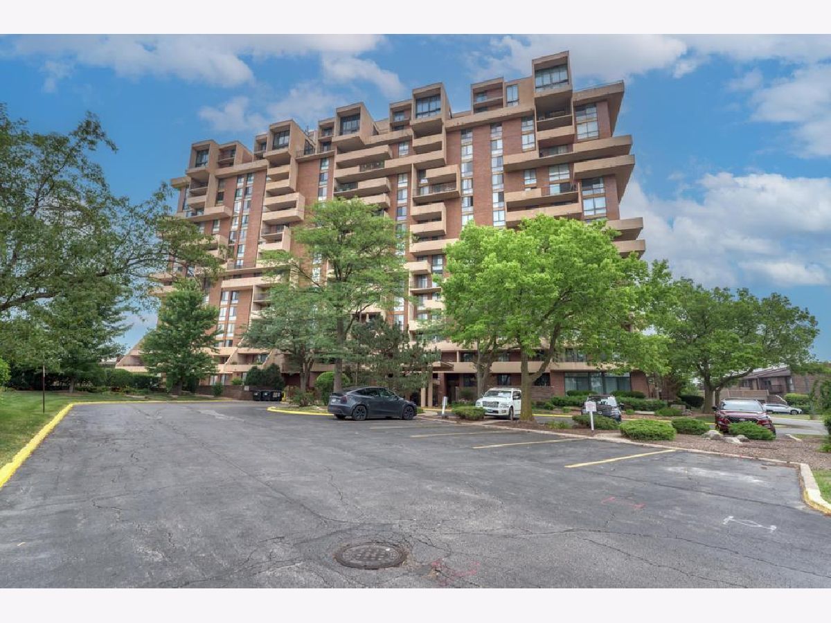 Condos & Townhomes For Sale Dominion Tower Wood Dale Illinois, 465 Dominion Drive