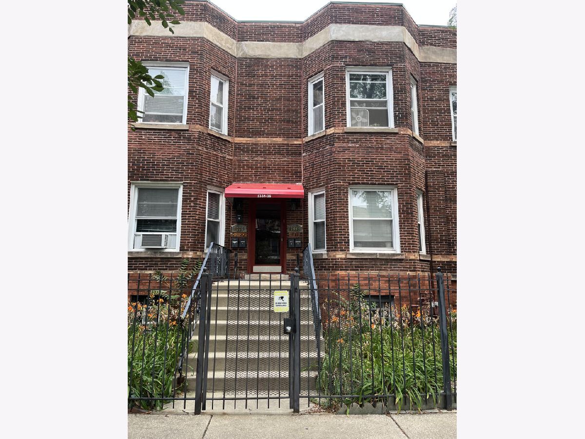  Rented Chicago Illinois, 1336 Farwell