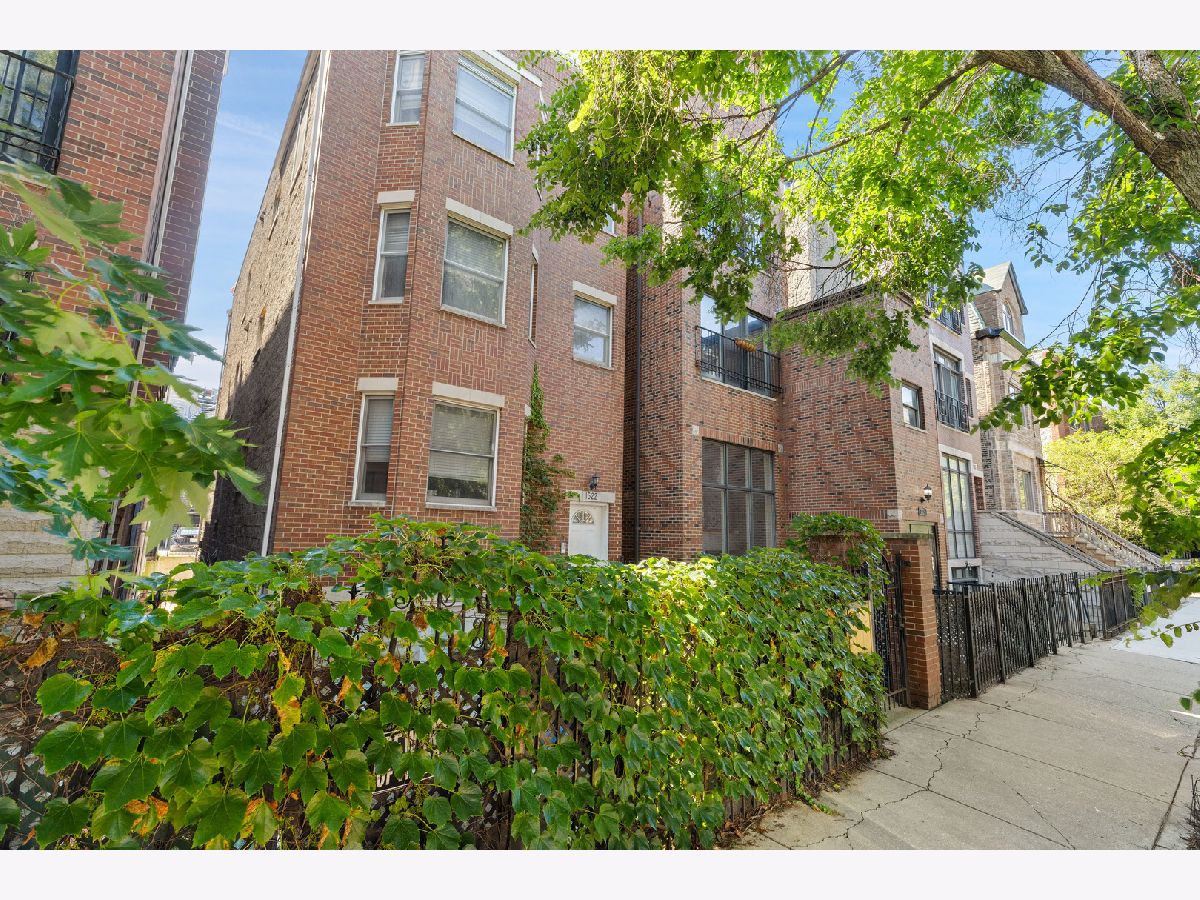  For Sale Chicago Illinois, 1522 Bosworth Avenue