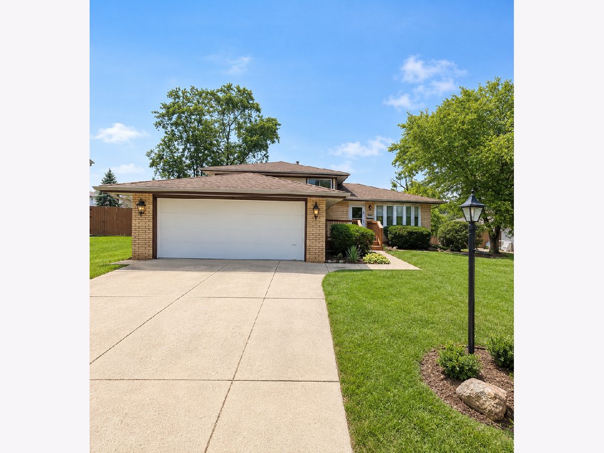  For Sale Hickory Hills Illinois, 8808 85th Court