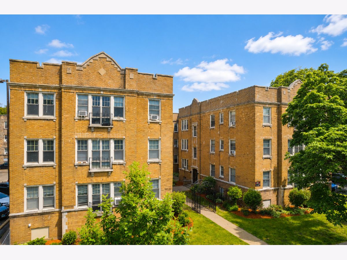  Rented Evanston Illinois, 736 Reba