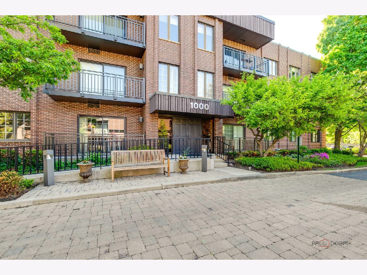  For Sale Highland Park Illinois, 1000 Deerfield Road
