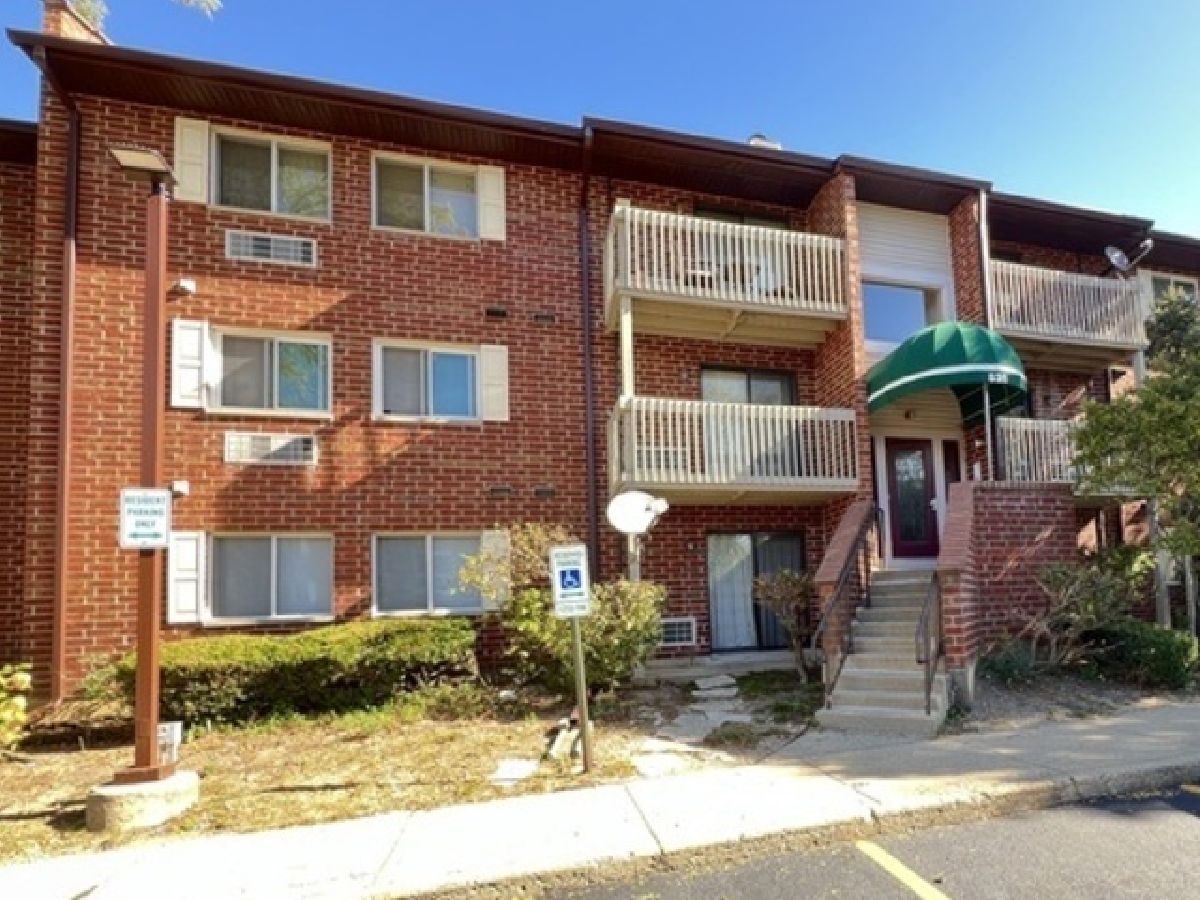  For Sale Vernon Hills Illinois, 820 N Lakeside Drive