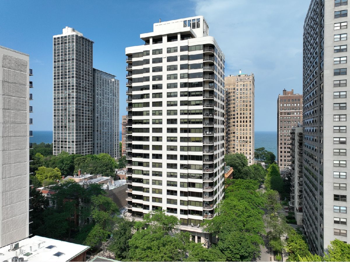  For Sale Chicago Illinois, 1501 State Parkway