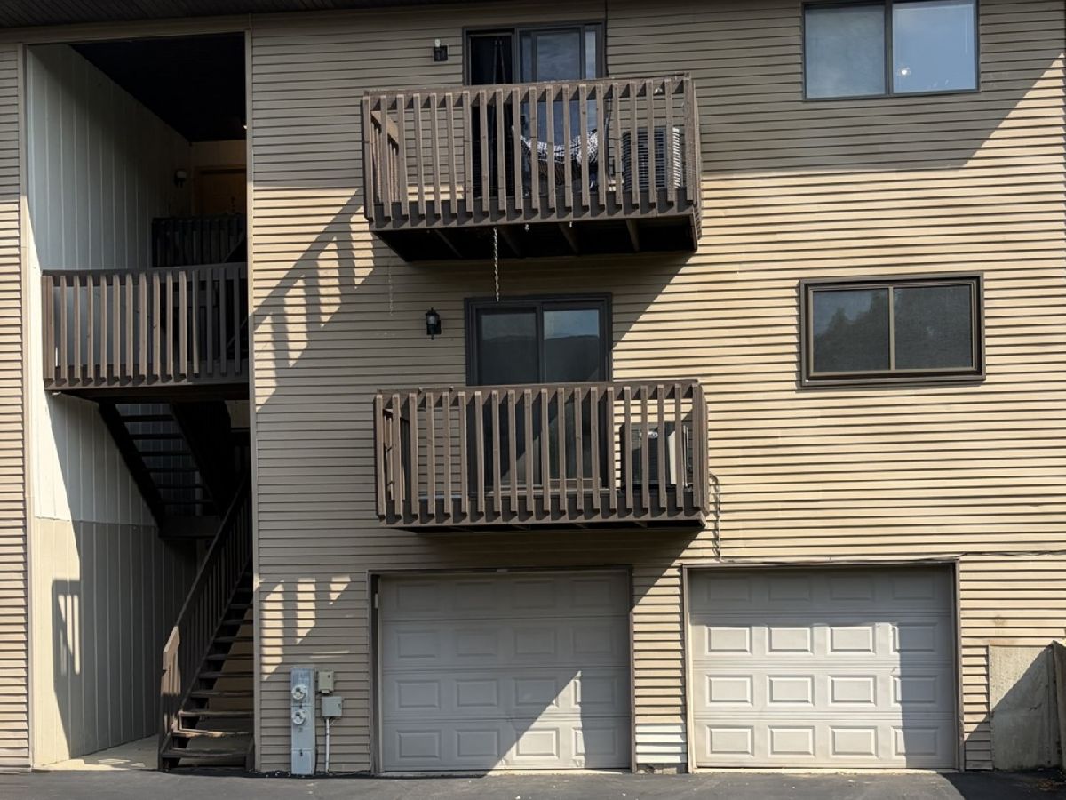  For Sale South Elgin Illinois, 391 Collins Street