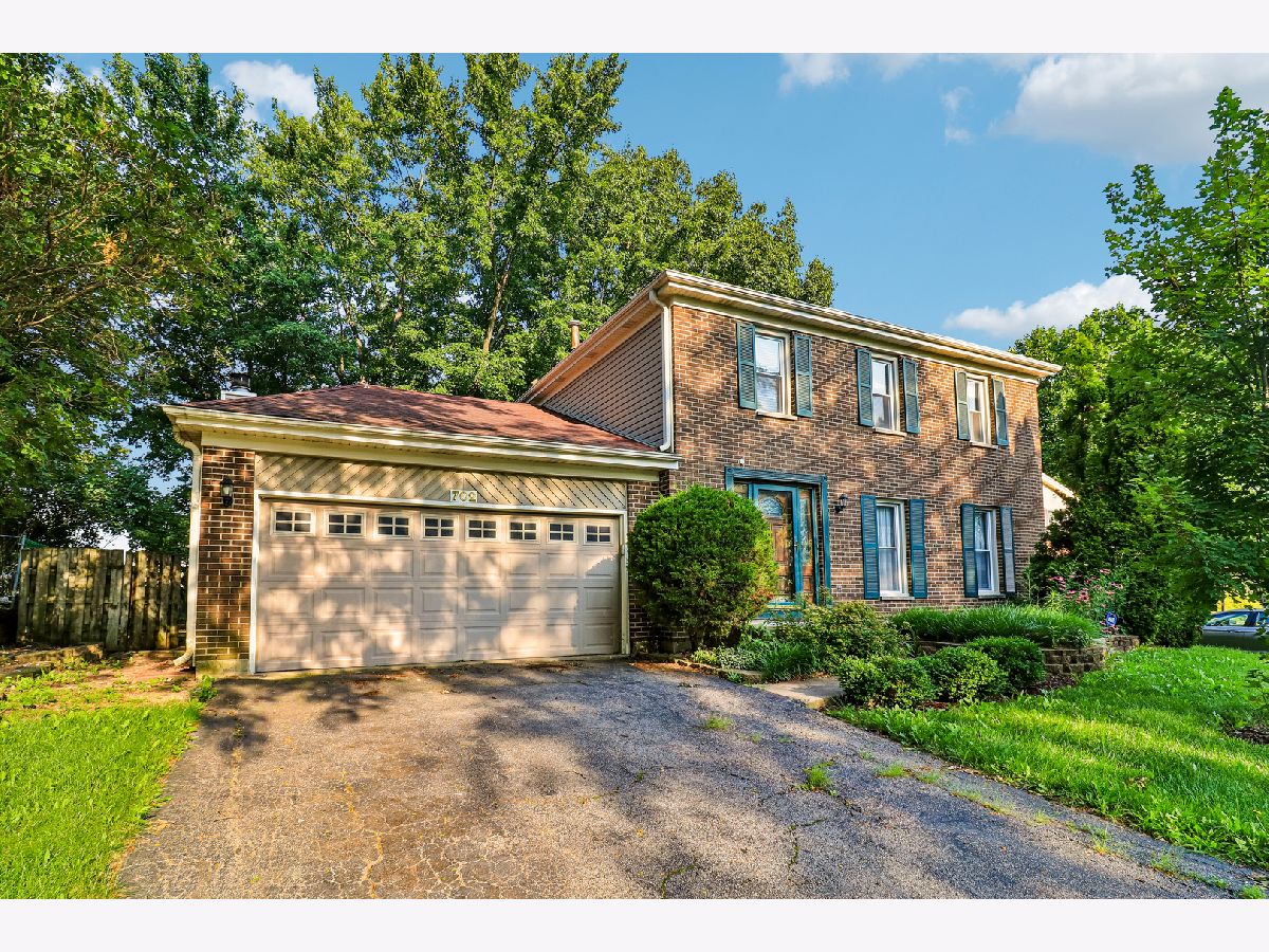  For Sale Carol Stream Illinois, 702 Buffalo Circle