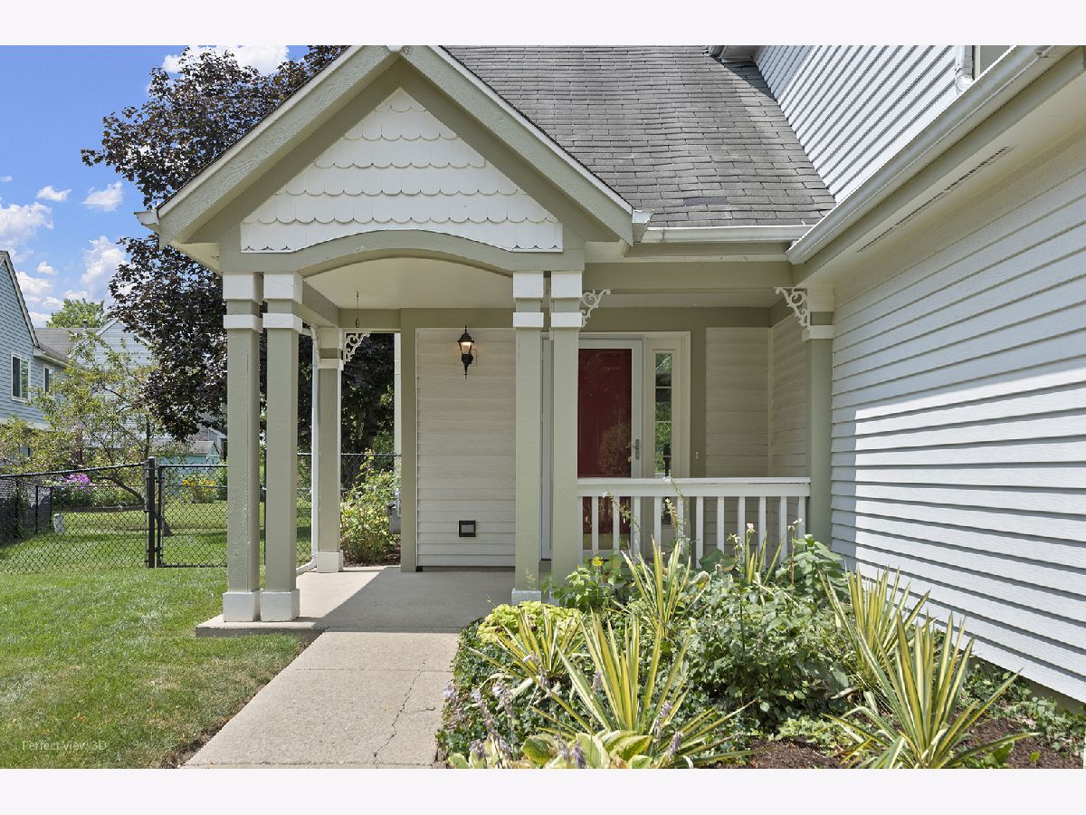  For Sale Grayslake Illinois, 220 Lexington Lane