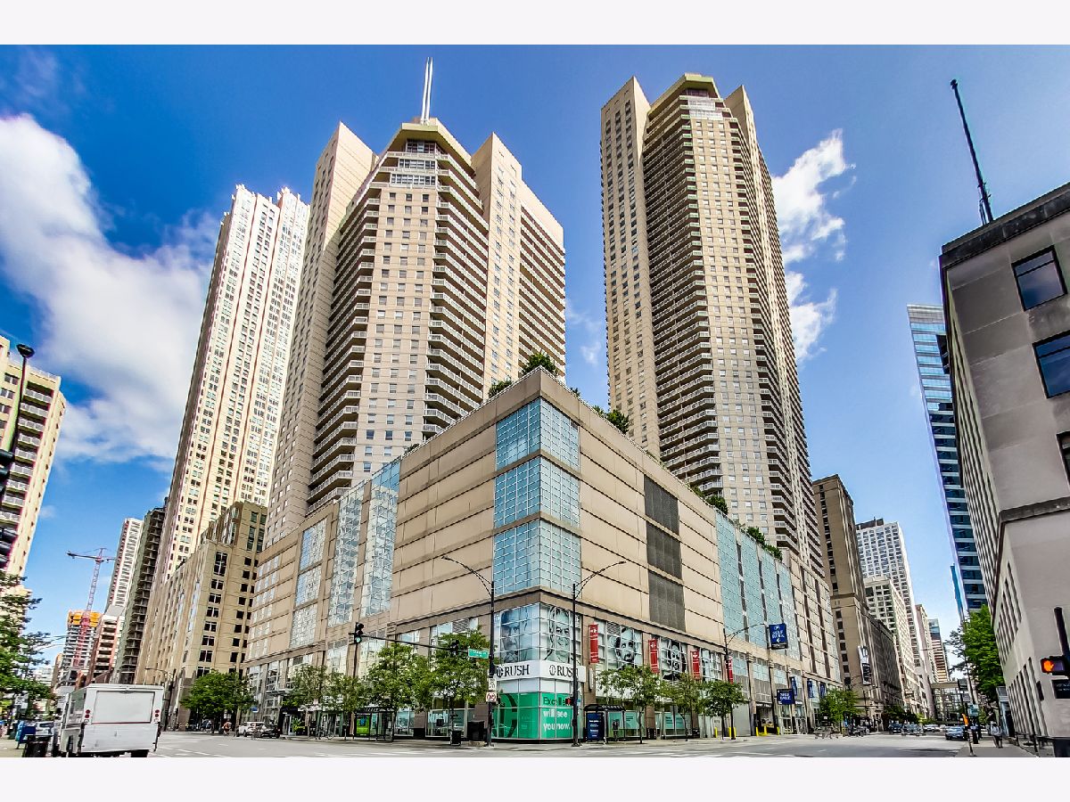 Condominiums Rented Grand Plaza Chicago Illinois, 545 Dearborn