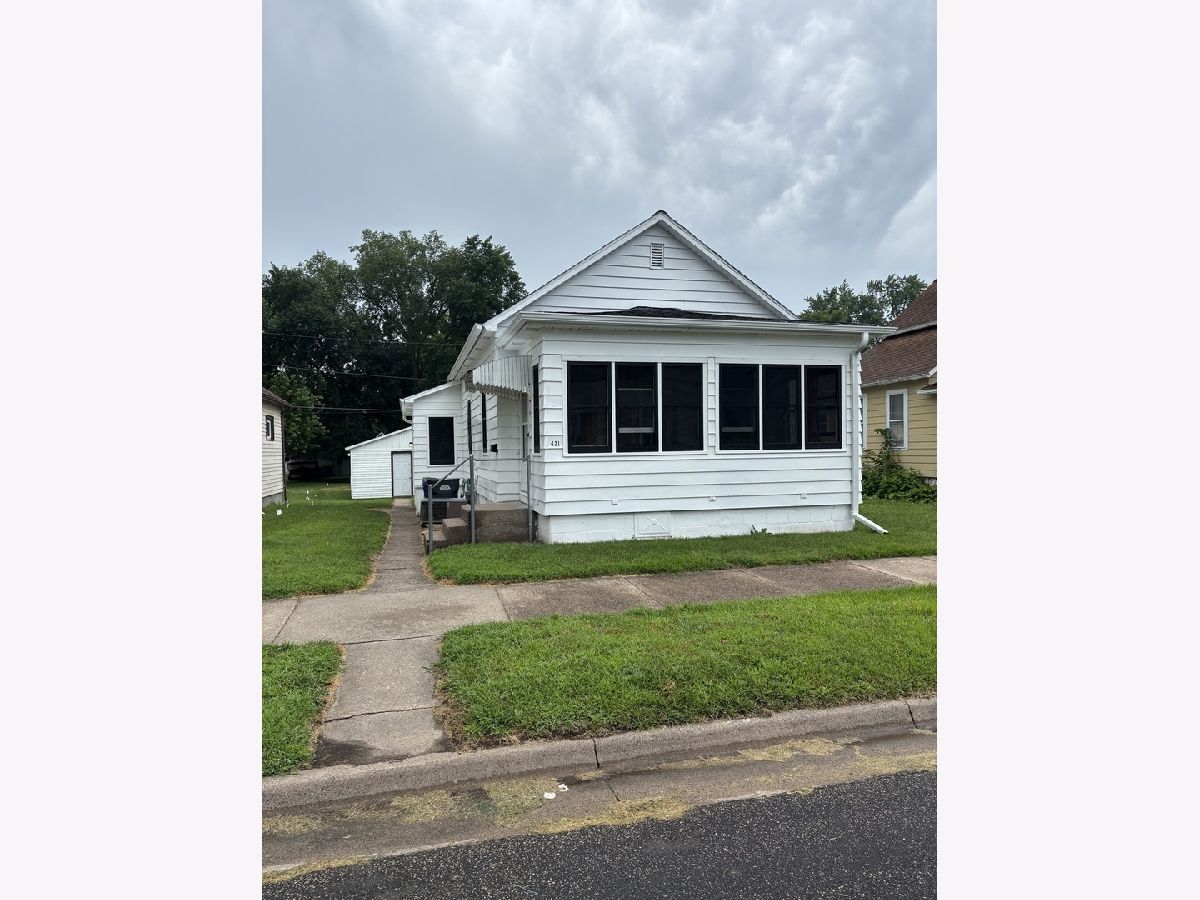  For Sale Clinton Iowa, 431 2nd Avenue