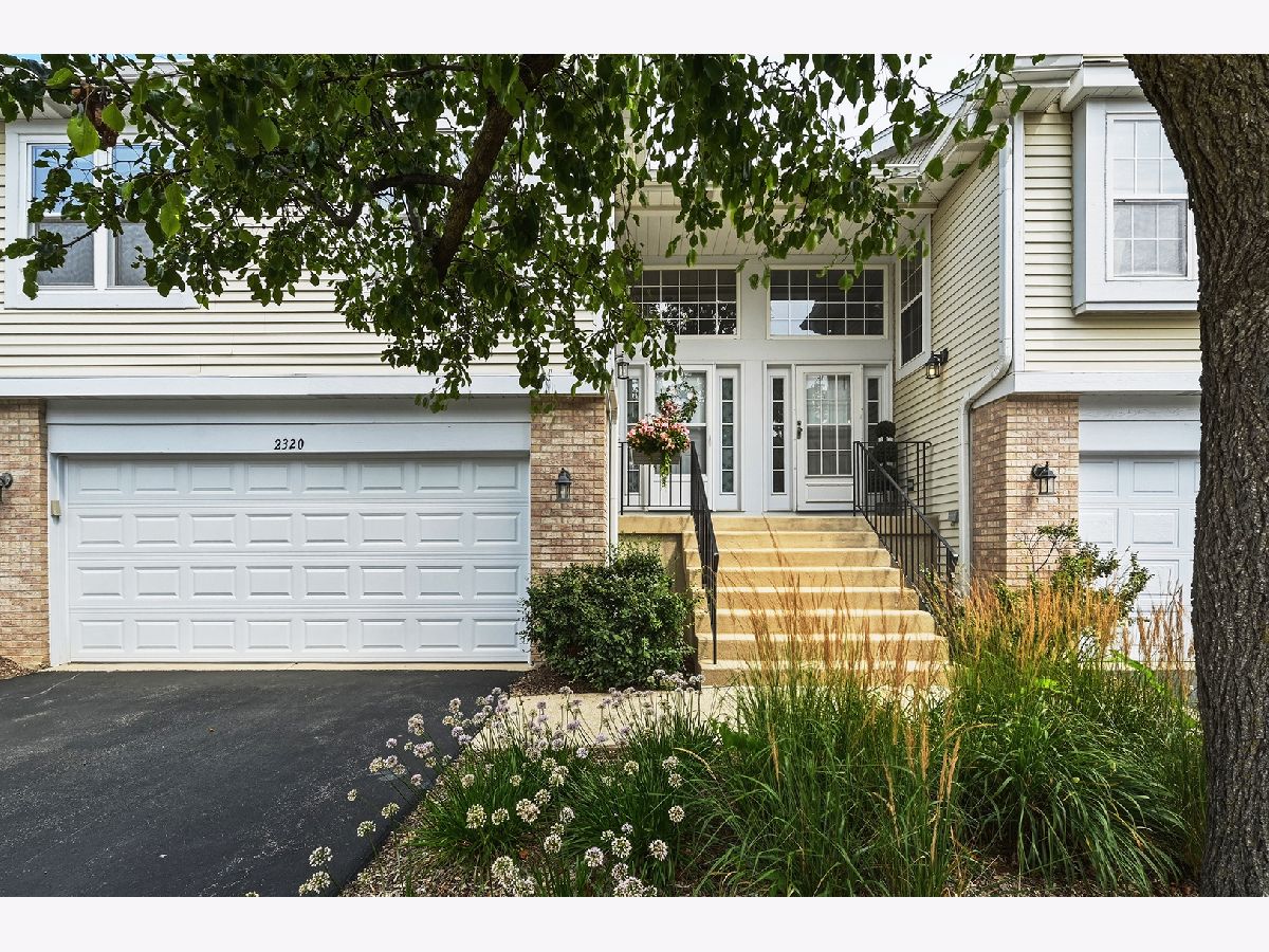  For Sale Downers Grove Illinois, 2320 Chasewood Drive