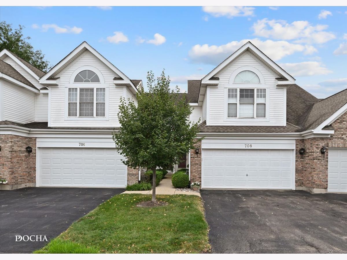 Townhomes For Sale Citadel On The Pond Westmont Illinois, 708 Citadel Drive