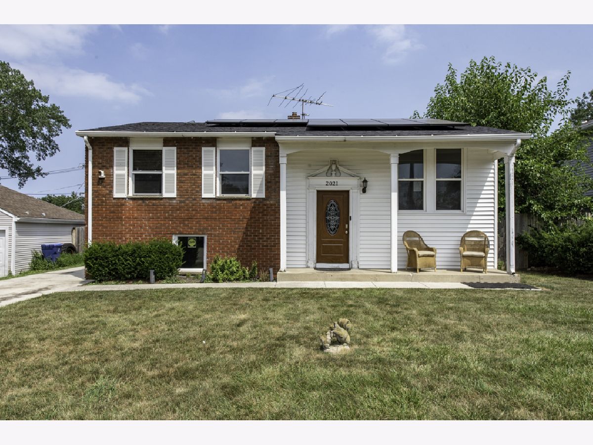  For Sale North Chicago Illinois, 2021 Honore Avenue