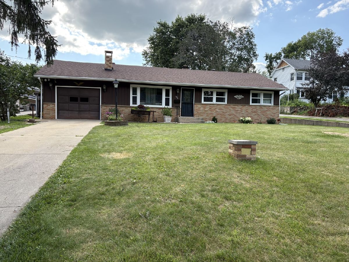  For Sale Oregon Illinois, 304 Mix Street