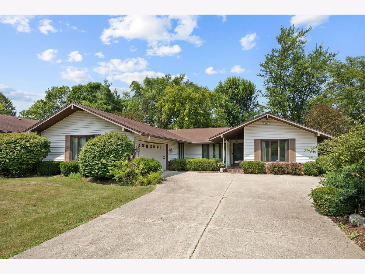  For Sale Beach Park Illinois, 10764 Pickford Avenue