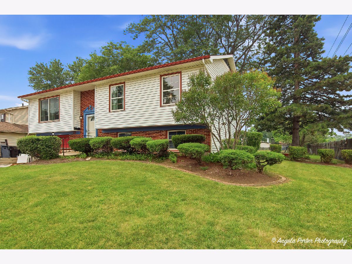  For Sale Lake Zurich Illinois, 15 Old Mill Grove Road