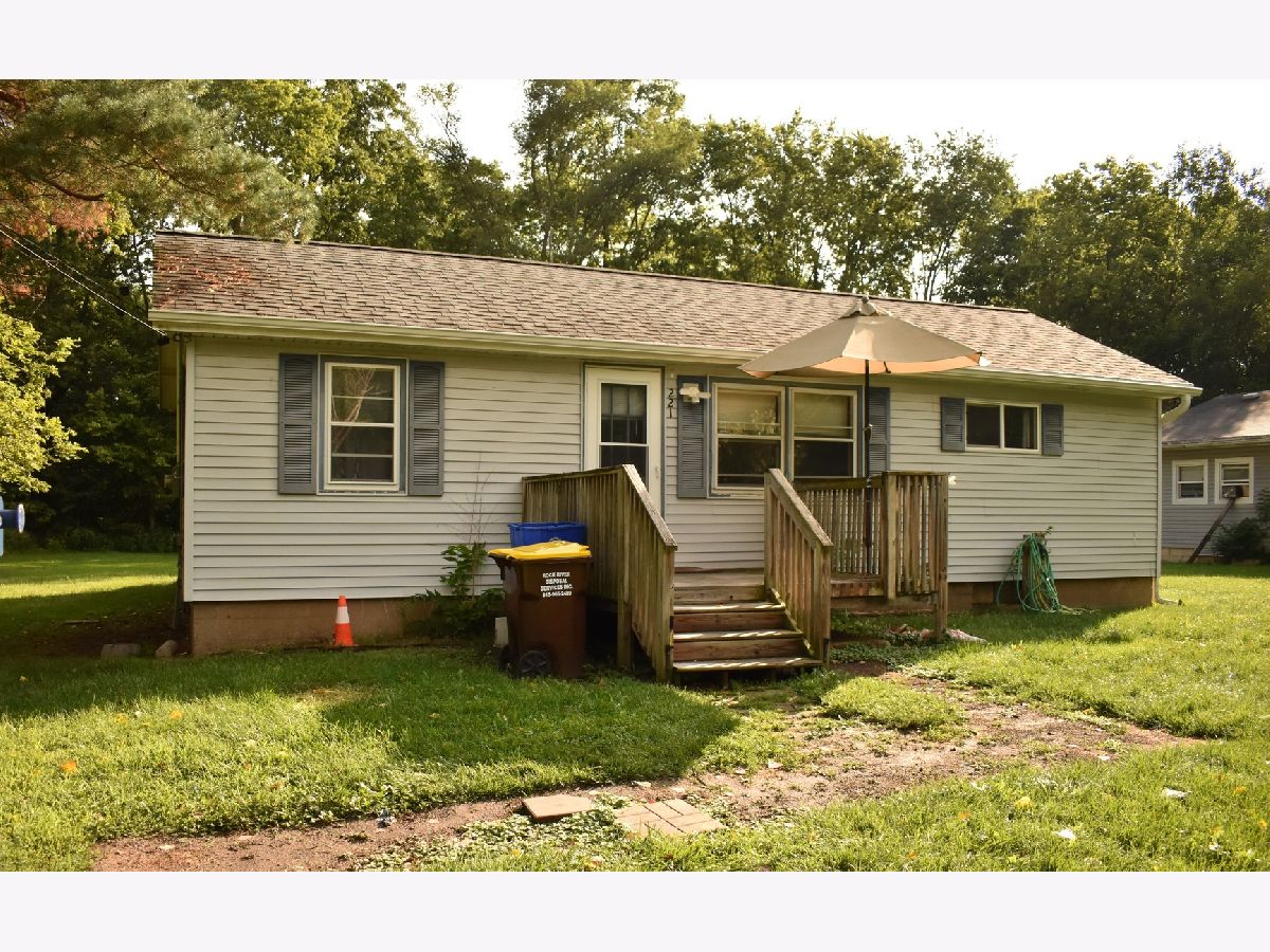  For Sale South Beloit Illinois, 221 Kedzie Avenue