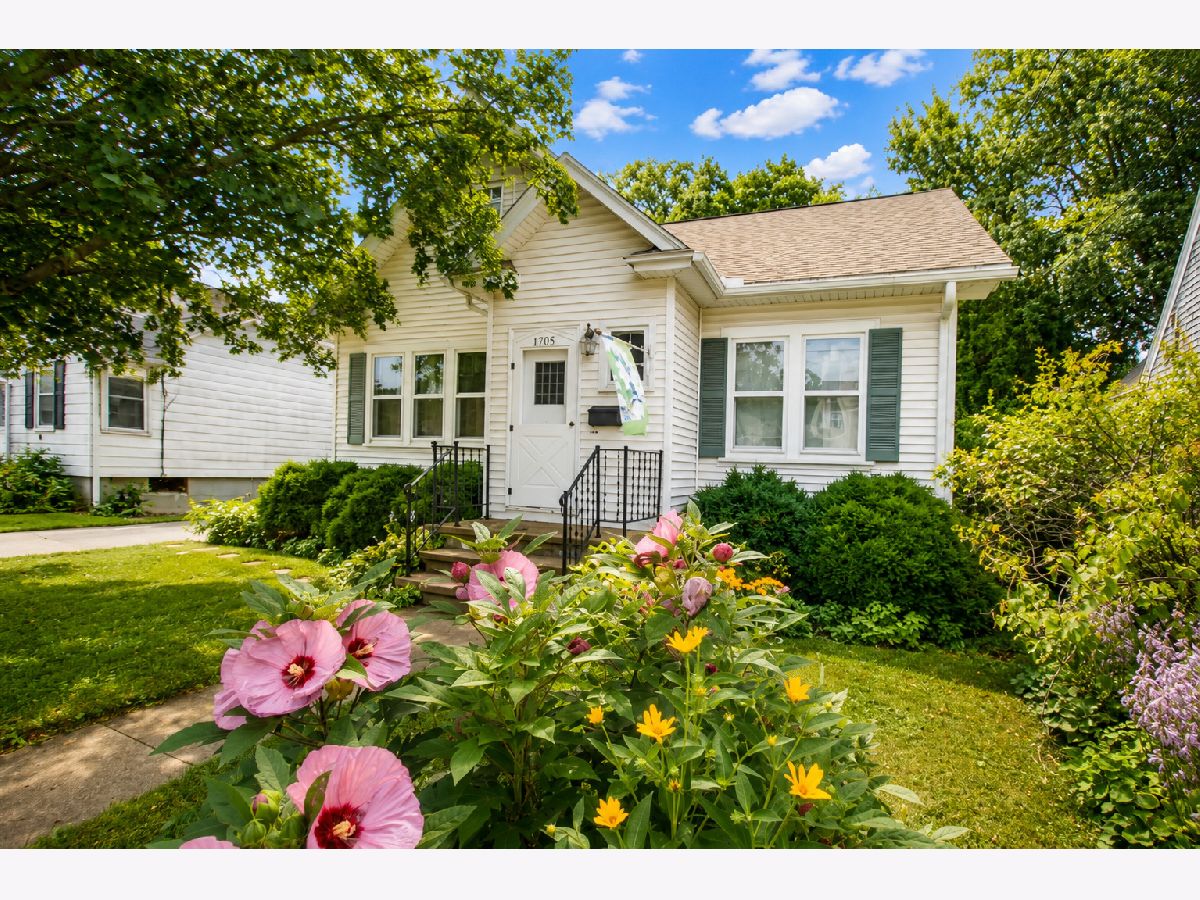  For Sale Dixon Illinois, 1705 2nd Street