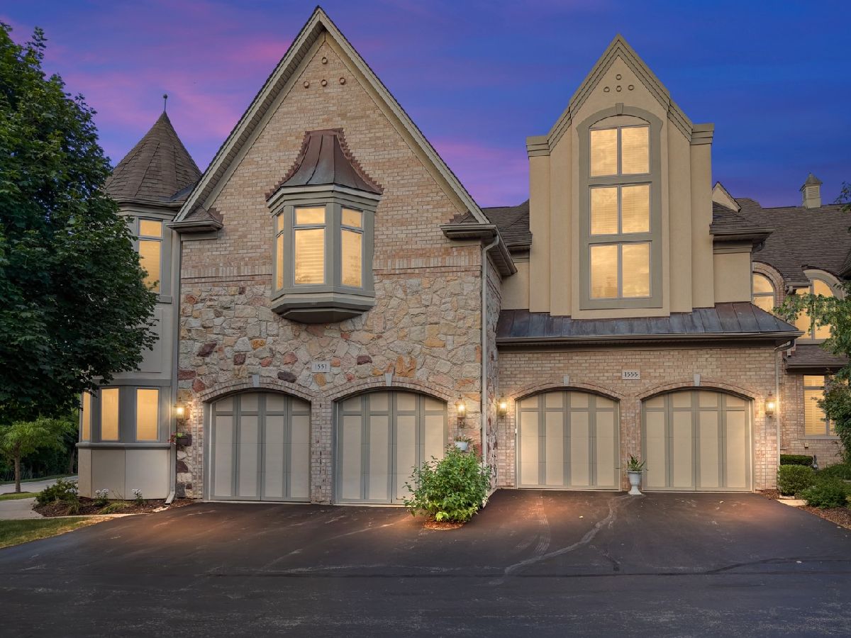  For Sale Palatine Illinois, 1555 Paul Le Comte Court