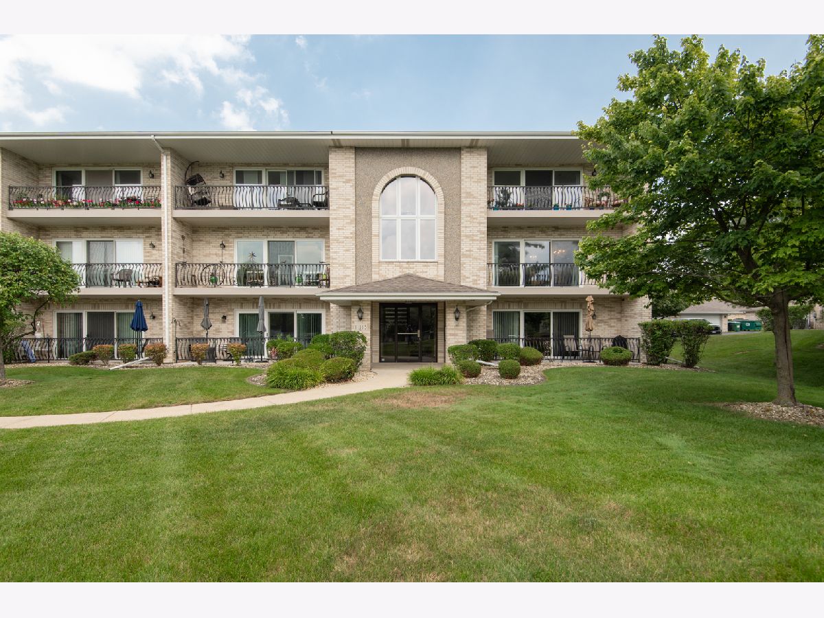 Townhomes & Condos & Homes For Sale Eagle Ridge Ii Orland Park Illinois, 11113 Wisconsin Court